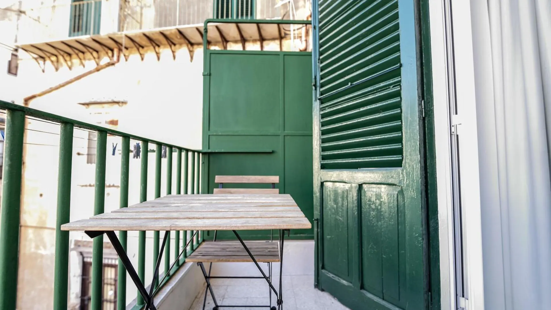 Pensión Valguarnera Studio Apartments Palermo