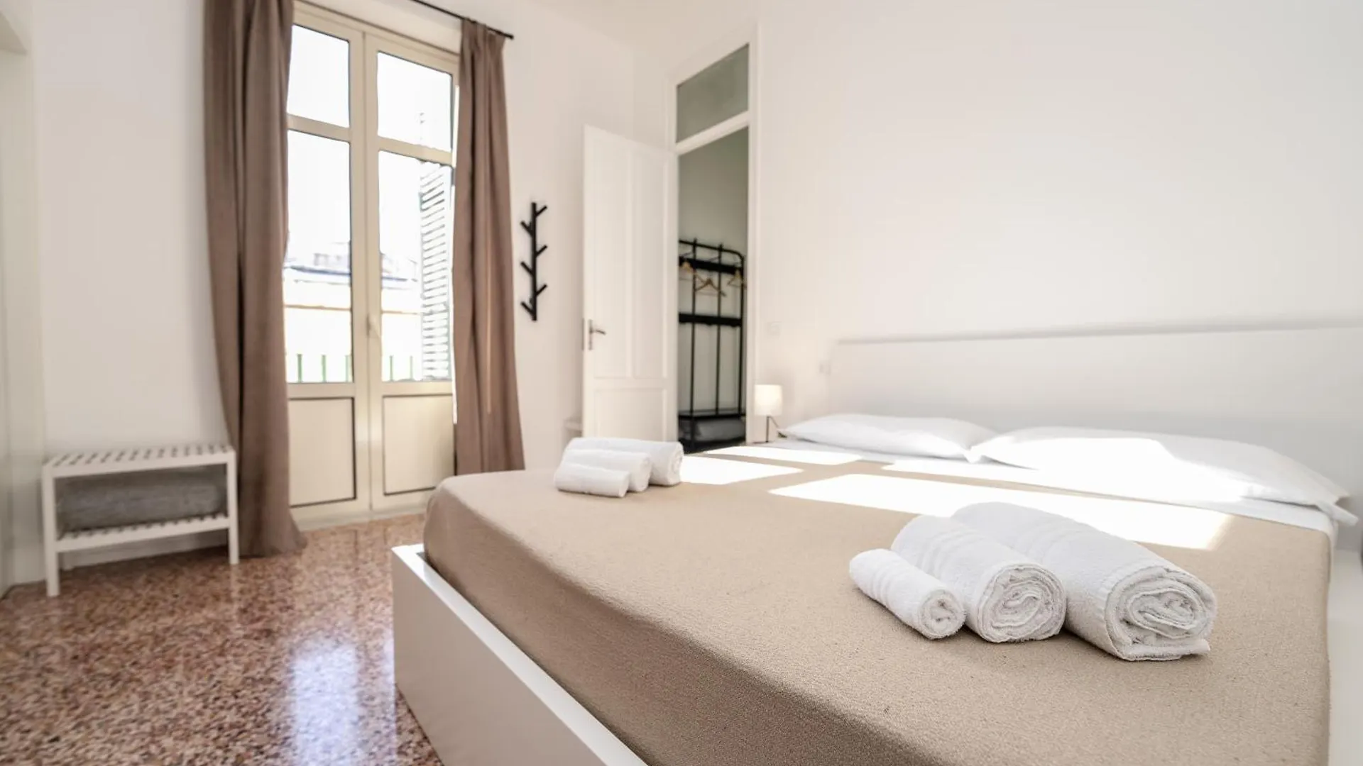 Valguarnera Studio Apartments Palermo 0*,  Italia